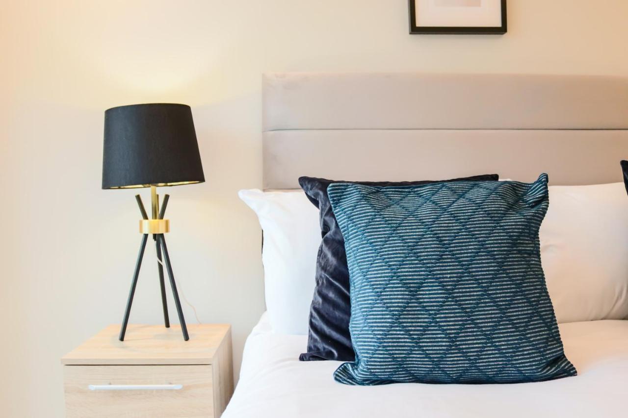 Portfolio Apartments - Welwyn Town Centre مدينة ويلوين جاردن المظهر الخارجي الصورة