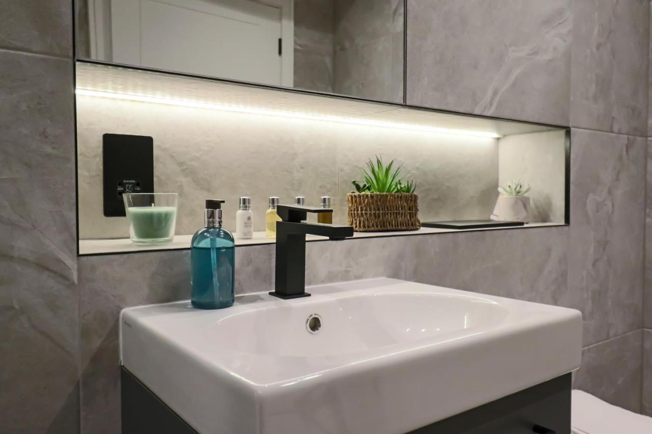 Portfolio Apartments - Welwyn Town Centre مدينة ويلوين جاردن المظهر الخارجي الصورة