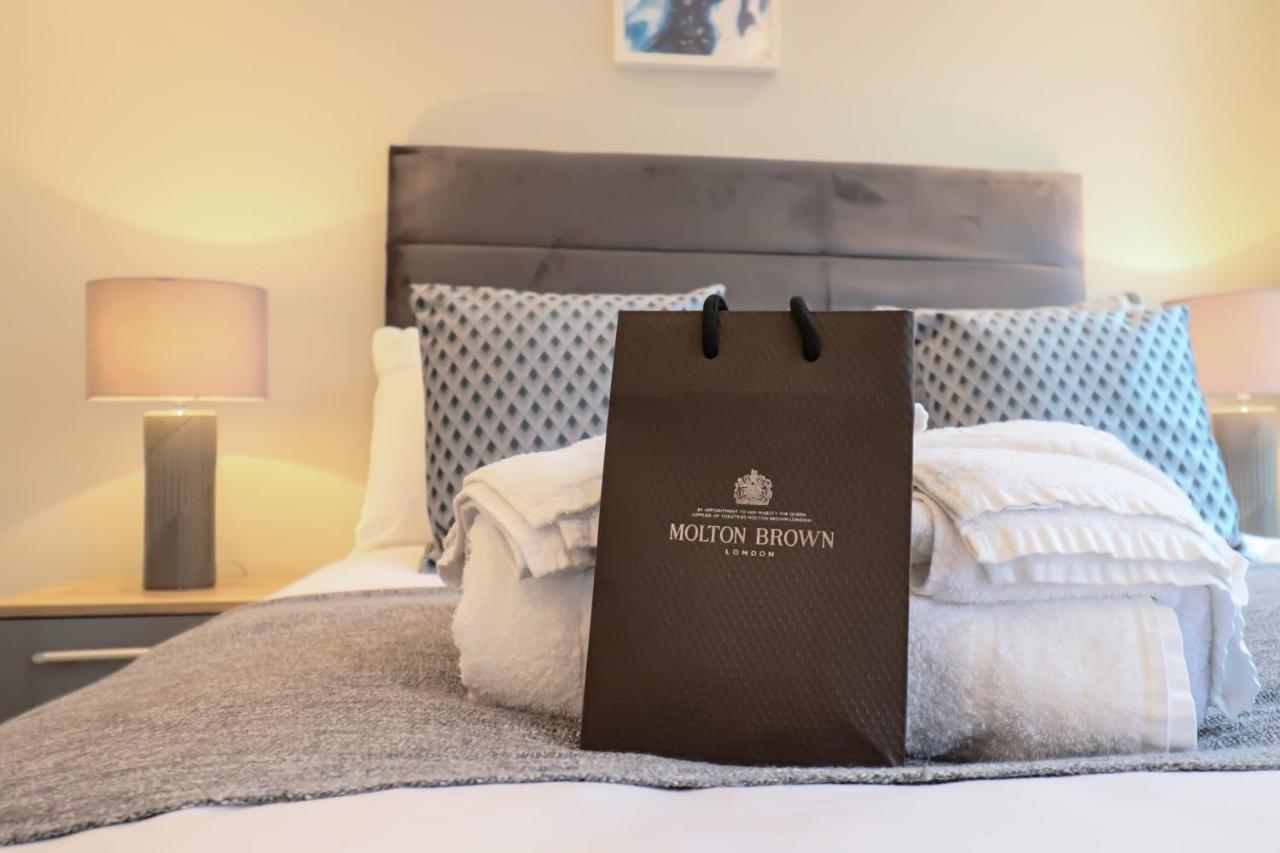 Portfolio Apartments - Welwyn Town Centre مدينة ويلوين جاردن المظهر الخارجي الصورة