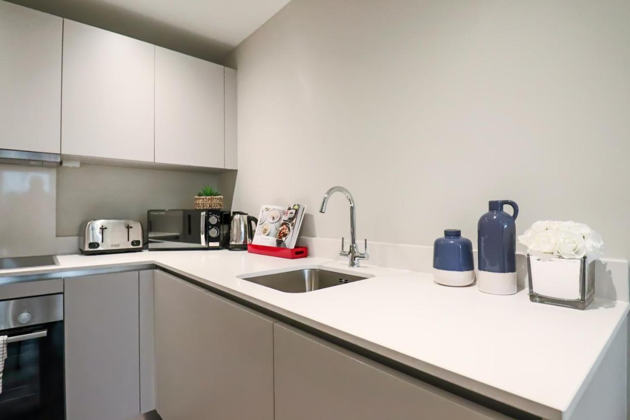 Portfolio Apartments - Welwyn Town Centre مدينة ويلوين جاردن المظهر الخارجي الصورة