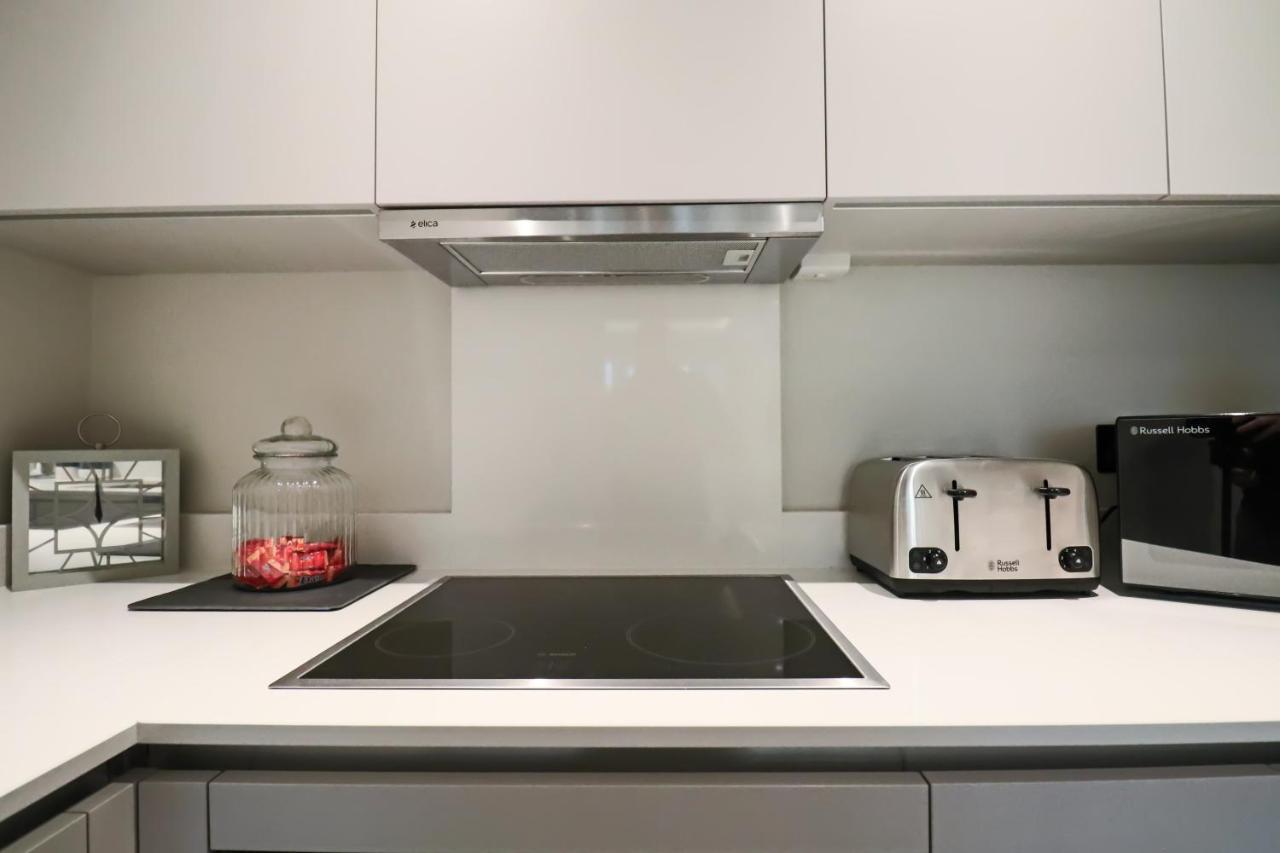 Portfolio Apartments - Welwyn Town Centre مدينة ويلوين جاردن المظهر الخارجي الصورة